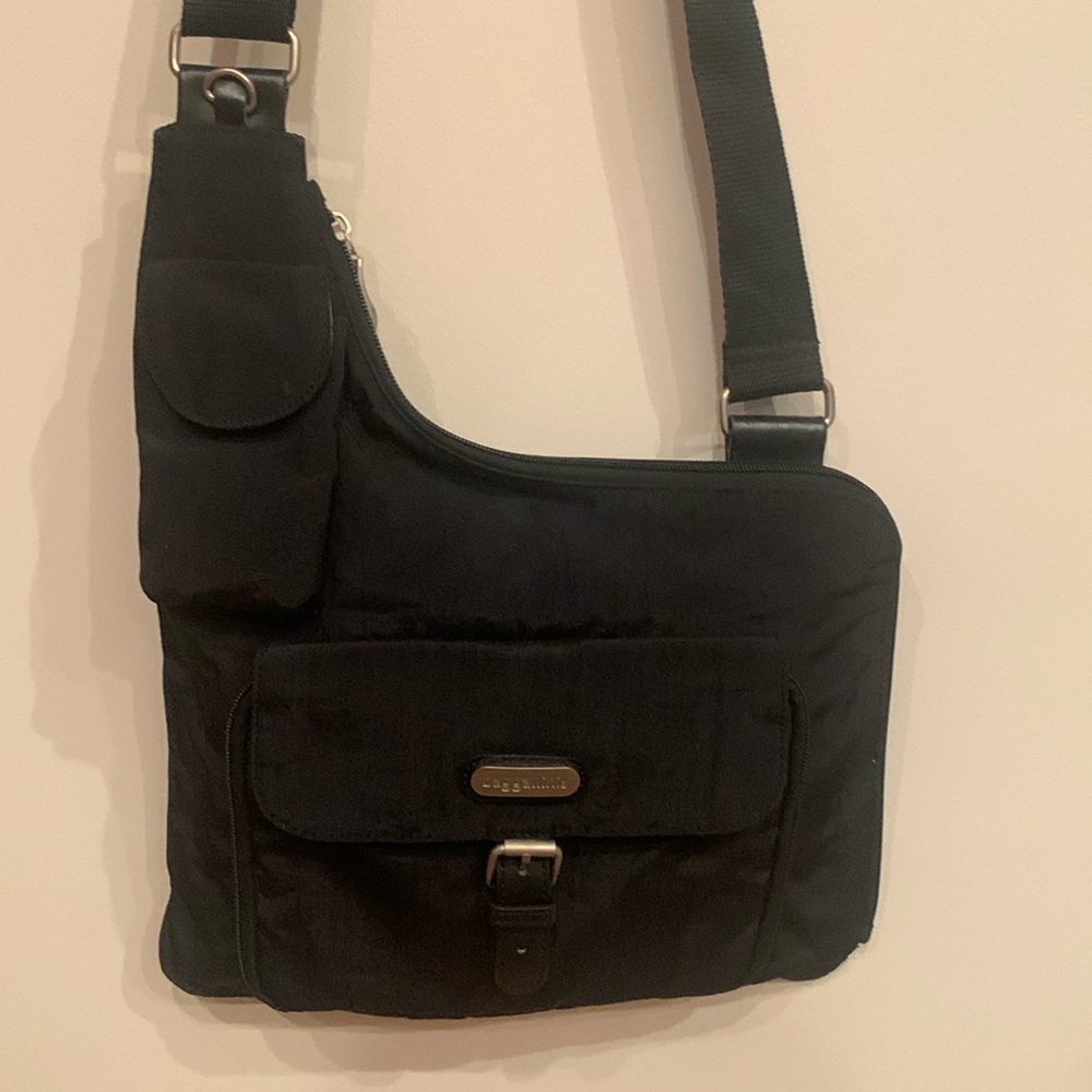 Baggallini black fabric crossbody bag